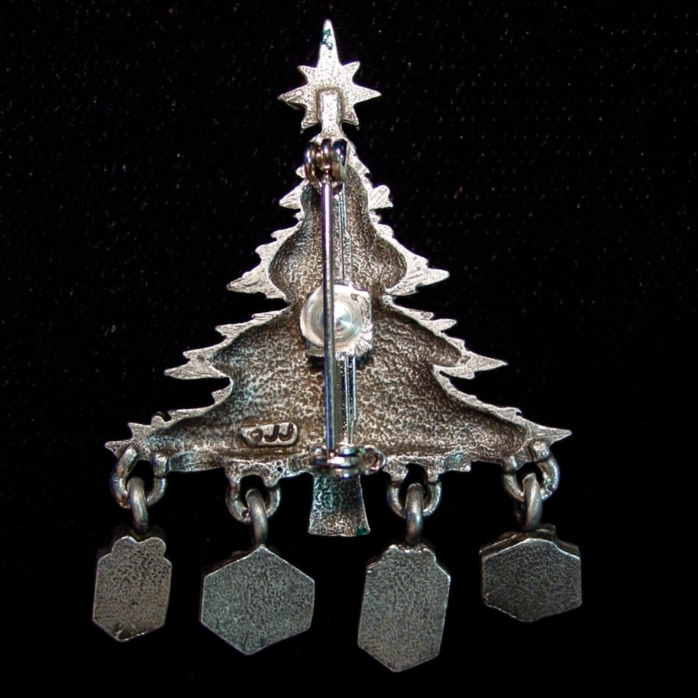🆕 ‘Christmas Tree with Present Charms’ Pin Brooch - Picture 2 of 2